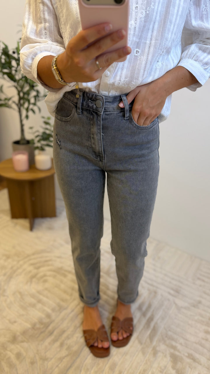 Jeans mom Charlie Paula
