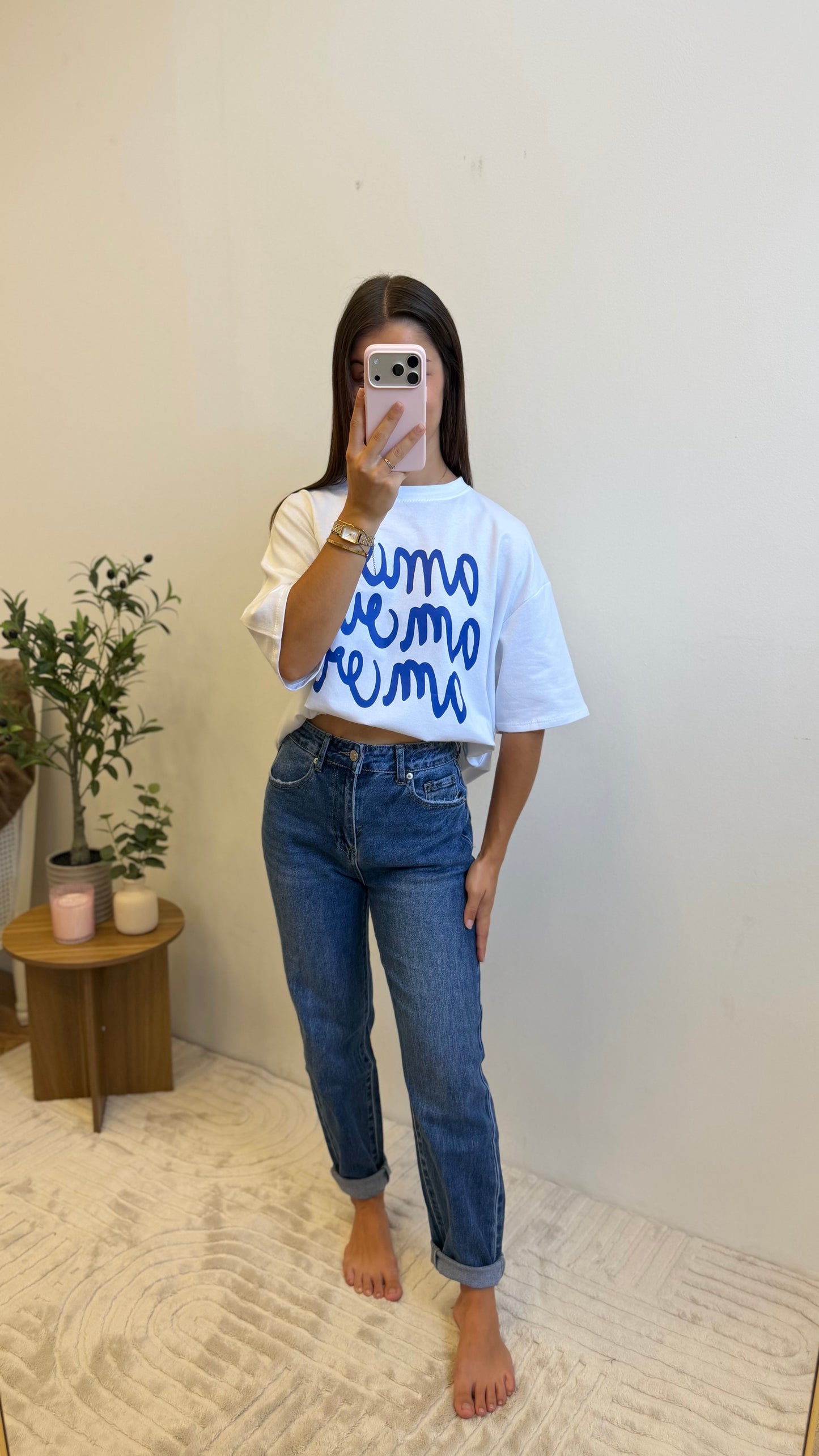 Jeans mom Naya Paula